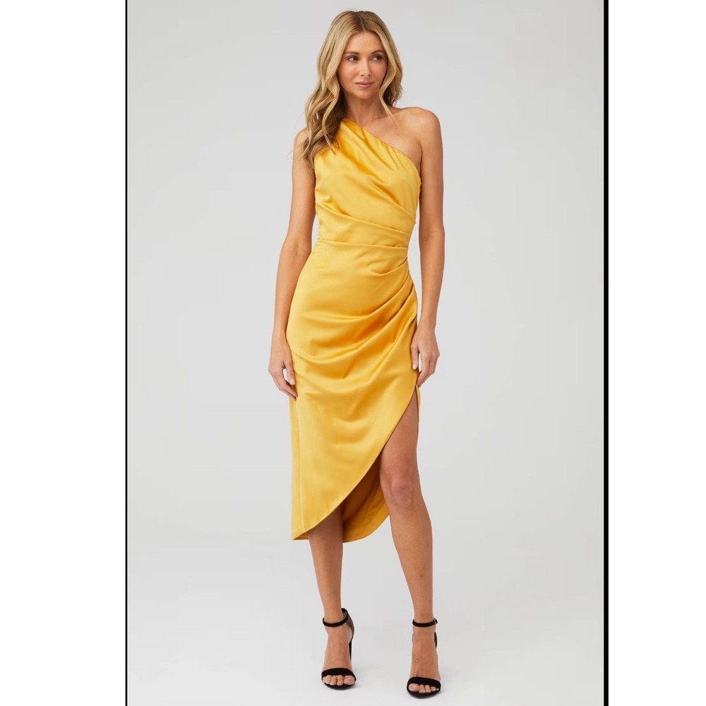 Elliatt Cassini One Shoulder Ruched Midi Dress Medium $187 Turmeric Mango Yellow